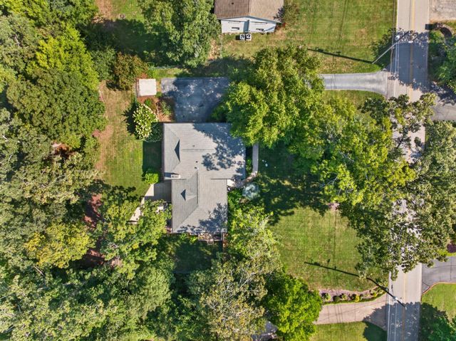 407 N Palisades Drive, Signal Mountain, TN 37377