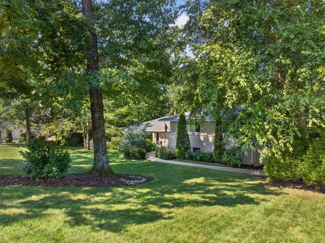 407 N Palisades Drive, Signal Mountain, TN 37377