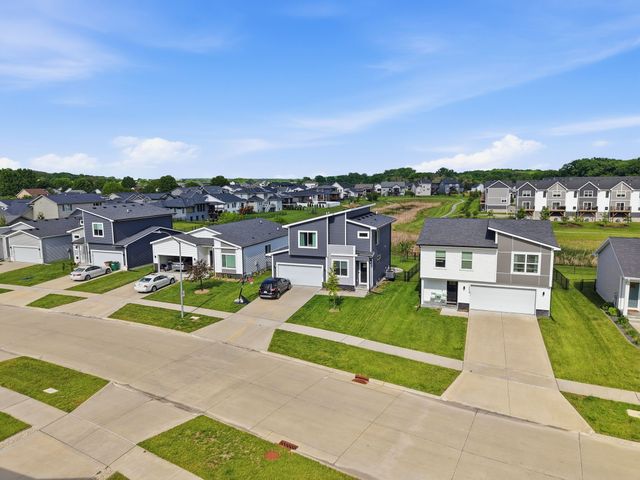 1546 S Redtail Avenue, West Des Moines, IA 50265