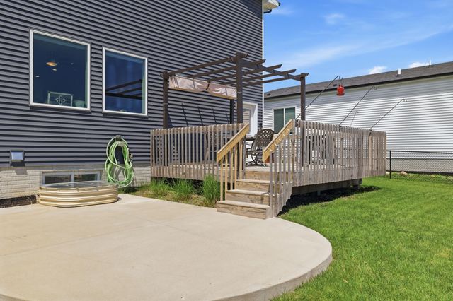 1546 S Redtail Avenue, West Des Moines, IA 50265