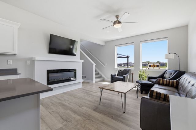 1546 S Redtail Avenue, West Des Moines, IA 50265