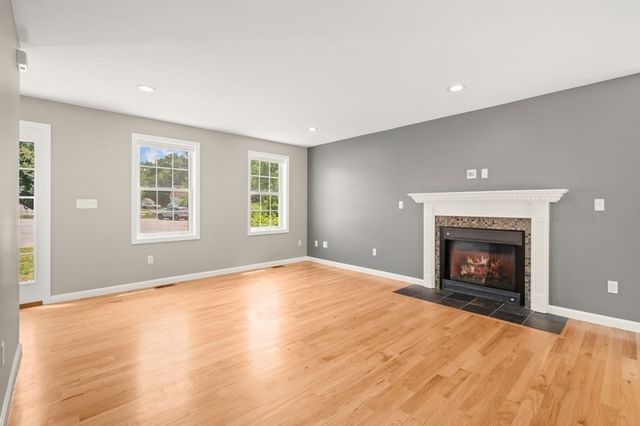3 Poe Circle, Tyngsborough, MA 01879