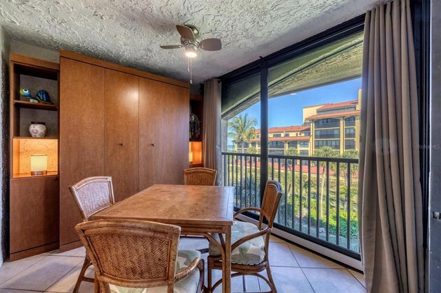 8750 MIDNIGHT PASS ROAD 302, Sarasota, FL 34242