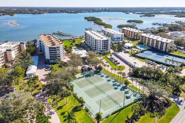 8750 MIDNIGHT PASS ROAD 302, Sarasota, FL 34242