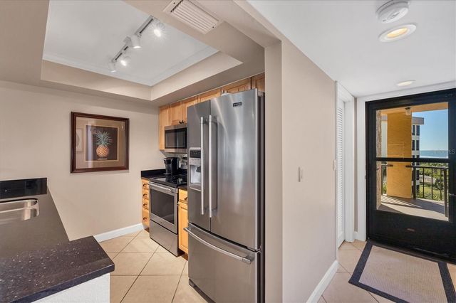 8750 MIDNIGHT PASS ROAD 302, Sarasota, FL 34242