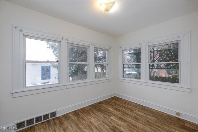 6003 Snow Road, Parma, OH 44129