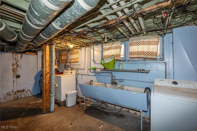 6003 Snow Road, Parma, OH 44129