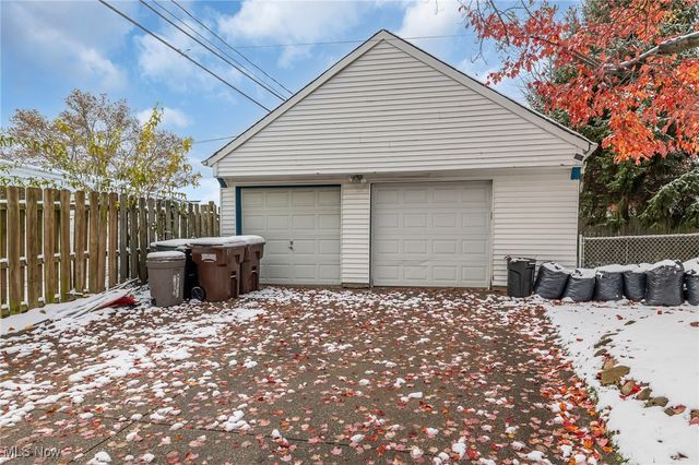 6003 Snow Road, Parma, OH 44129