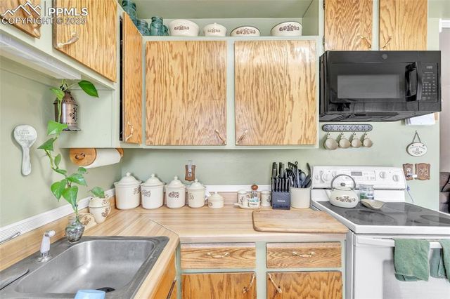 5015 Bonita Way, Colorado Springs, CO 80918