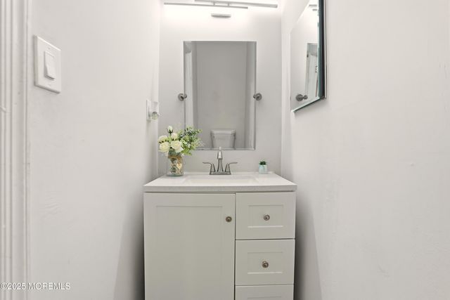 3 Riverwood Court, Manchester, NJ 08759