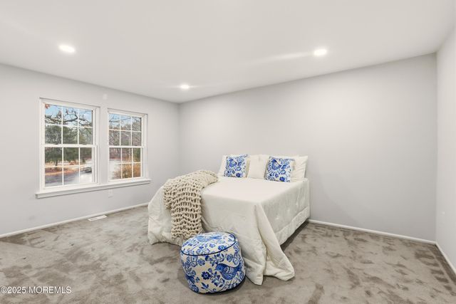 3 Riverwood Court, Manchester, NJ 08759