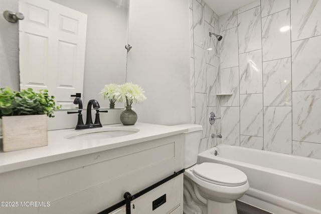 3 Riverwood Court, Manchester, NJ 08759