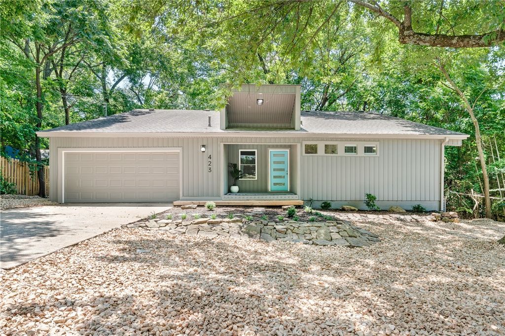 423 W Patricia Lane, Fayetteville, AR 72703