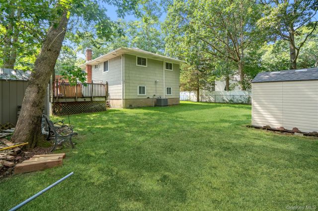 417 Winters Drive N, Mastic, NY 11950
