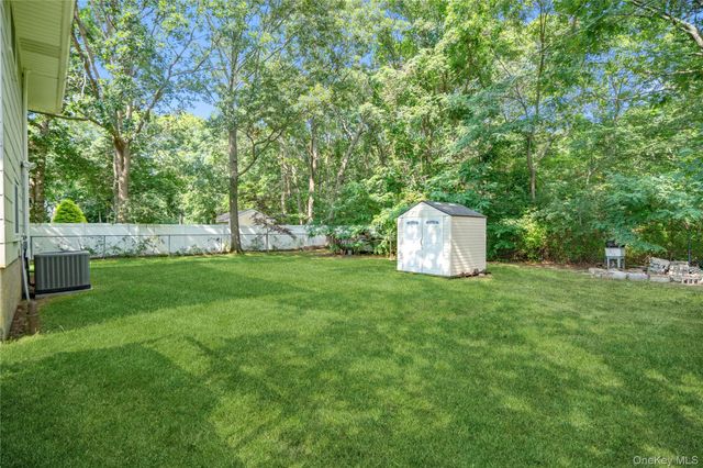 417 Winters Drive N, Mastic, NY 11950