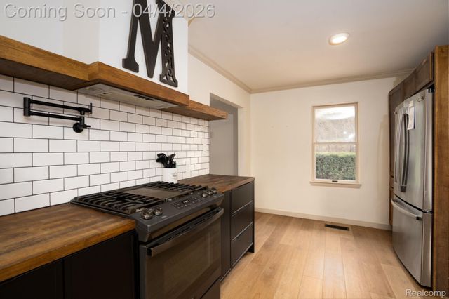 1530 S Baldwin Road, Orion Charter Township, MI 48360