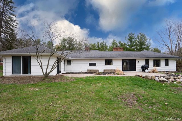 1530 S Baldwin Road, Orion Charter Township, MI 48360