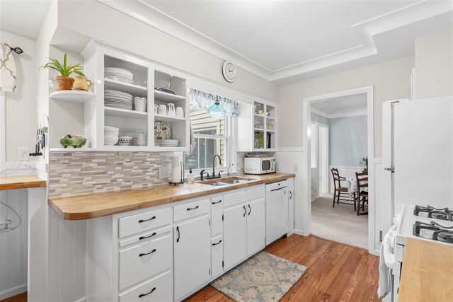 1737 Greenlawn Avenue, Kalamazoo, MI 49006