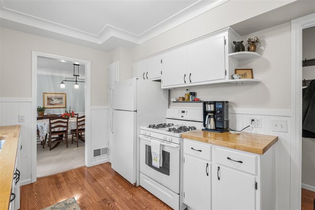 1737 Greenlawn Avenue, Kalamazoo, MI 49006