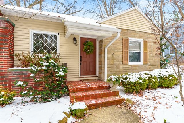 1737 Greenlawn Avenue, Kalamazoo, MI 49006