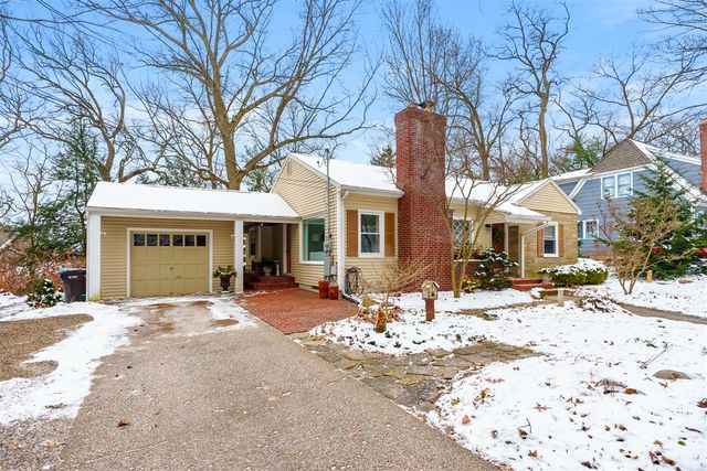 1737 Greenlawn Avenue, Kalamazoo, MI 49006