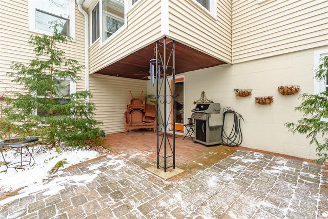 1737 Greenlawn Avenue, Kalamazoo, MI 49006