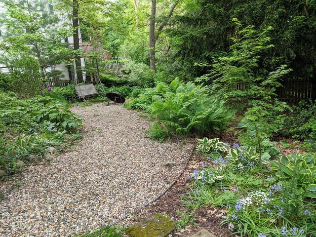 1737 Greenlawn Avenue, Kalamazoo, MI 49006