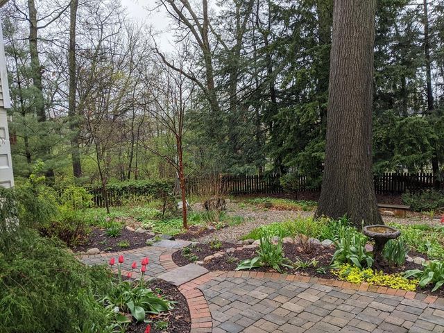 1737 Greenlawn Avenue, Kalamazoo, MI 49006