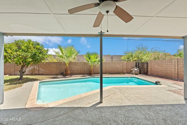 6701 E LATHAM Street, Scottsdale, AZ 85257