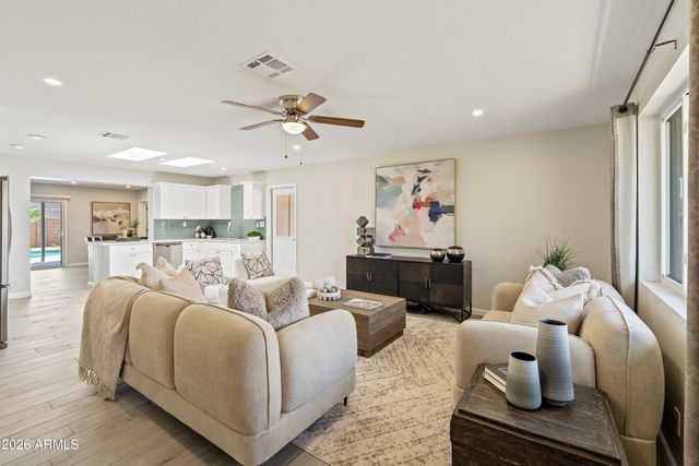 6701 E LATHAM Street, Scottsdale, AZ 85257