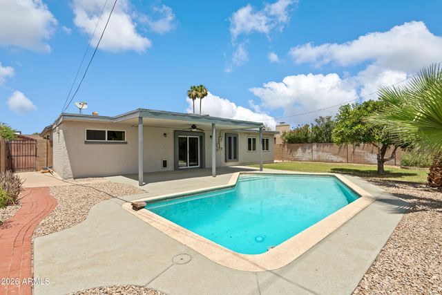6701 E LATHAM Street, Scottsdale, AZ 85257