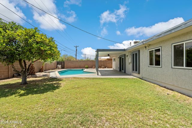 6701 E LATHAM Street, Scottsdale, AZ 85257