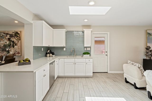 6701 E LATHAM Street, Scottsdale, AZ 85257