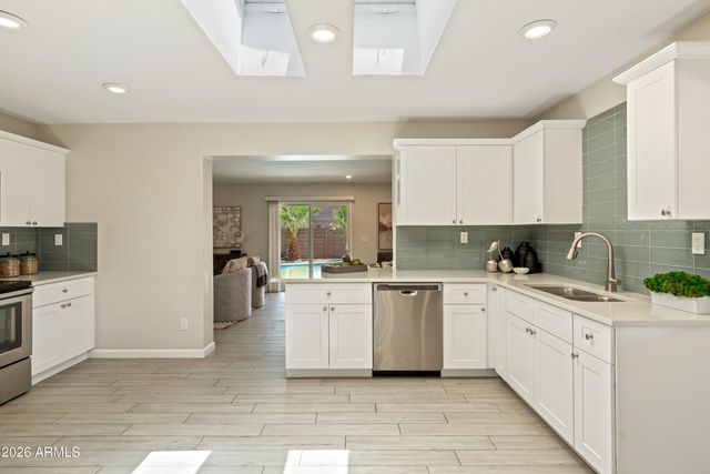 6701 E LATHAM Street, Scottsdale, AZ 85257
