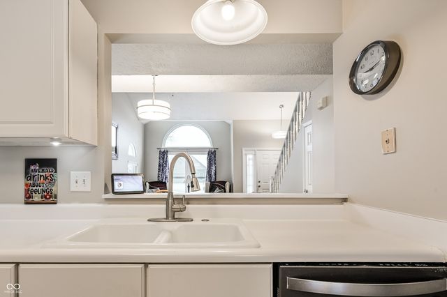 2926 Cross Creek Circle, Westfield, IN 46074