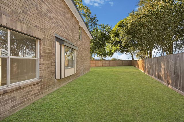 2506 Walnut Grove Court, Pearland, TX 77584