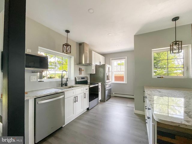 579 E KING ST, Littlestown, PA 17340