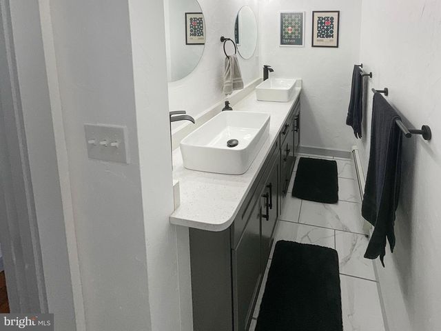 579 E KING ST, Littlestown, PA 17340