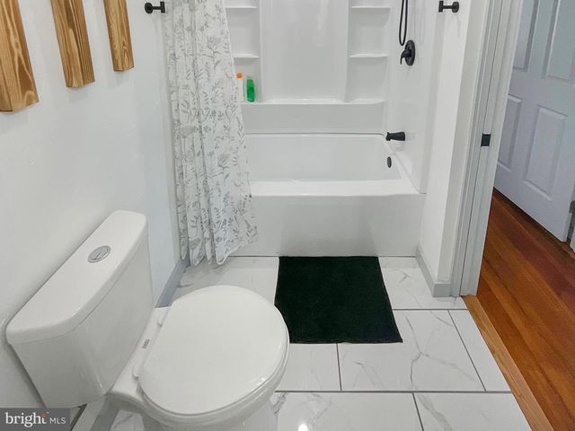 579 E KING ST, Littlestown, PA 17340