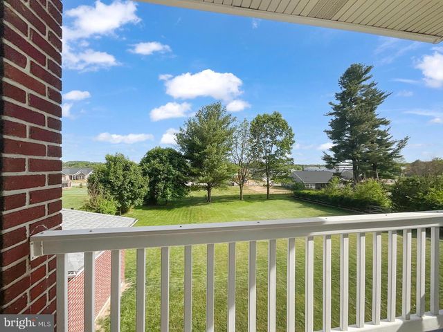 579 E KING ST, Littlestown, PA 17340