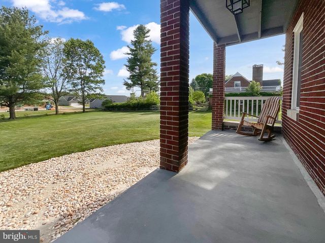 579 E KING ST, Littlestown, PA 17340
