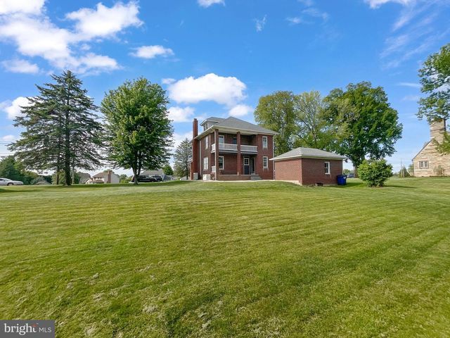 579 E KING ST, Littlestown, PA 17340