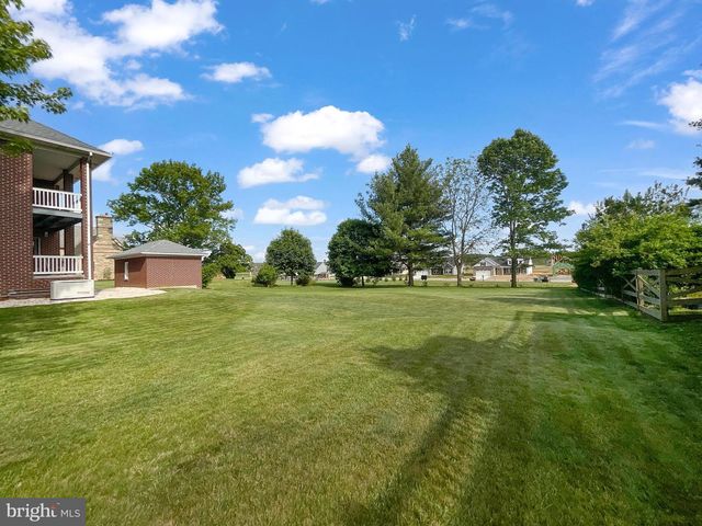 579 E KING ST, Littlestown, PA 17340