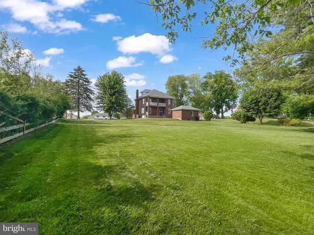 579 E KING ST, Littlestown, PA 17340