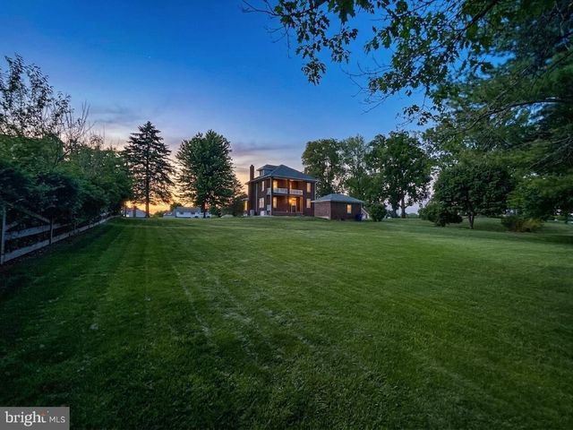 579 E KING ST, Littlestown, PA 17340