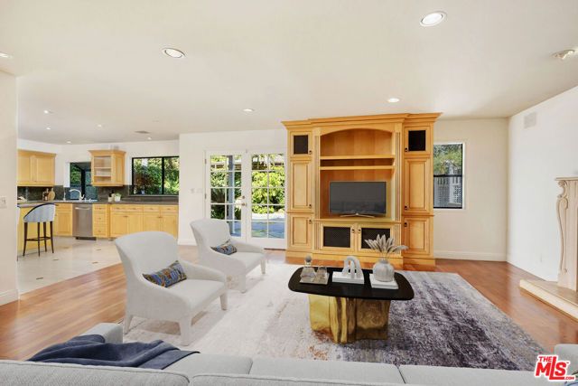 13031 Magnolia Boulevard, Sherman Oaks, CA 91423