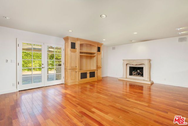 13031 Magnolia Boulevard, Sherman Oaks, CA 91423