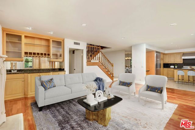 13031 Magnolia Boulevard, Sherman Oaks, CA 91423