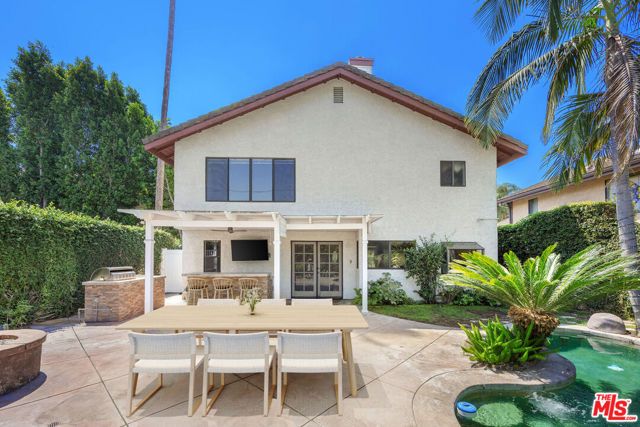 13031 Magnolia Boulevard, Sherman Oaks, CA 91423