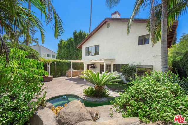 13031 Magnolia Boulevard, Sherman Oaks, CA 91423